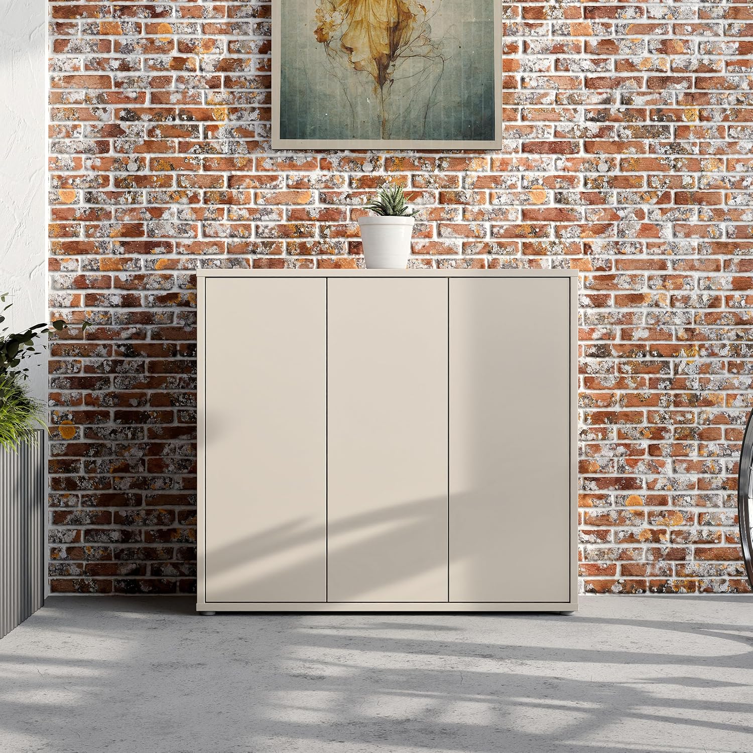 Forte Alice Springs Schuhschrank 100 110, Flurschrank mit 3 Türen und 8 Einlegeböden, Holzwerkstoff, Kaschmir Beige, 109,2 cm breit x 99,1 cm hoch x 34,9 cm tief
